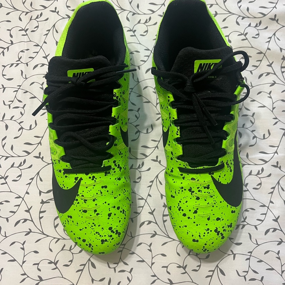 Running shoes
